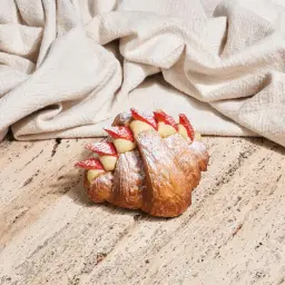 كروسان كاسترد